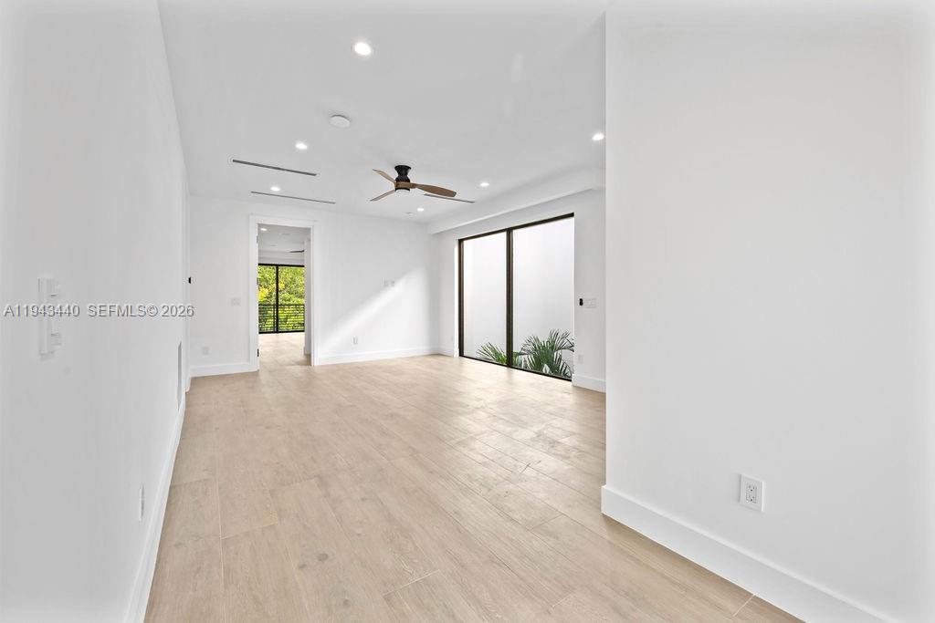 1122 NE 10th Ave Fort Lauderdale, FL 33304