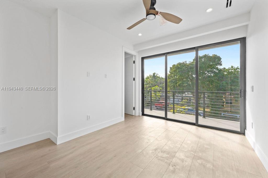 1122 NE 10th Ave Fort Lauderdale, FL 33304