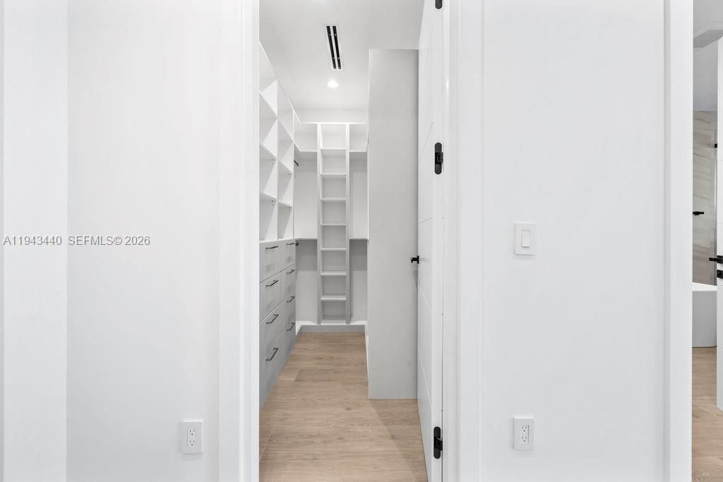 1122 NE 10th Ave Fort Lauderdale, FL 33304