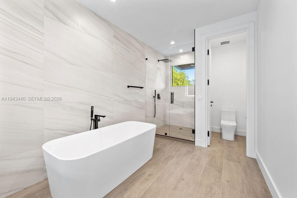 1122 NE 10th Ave Fort Lauderdale, FL 33304