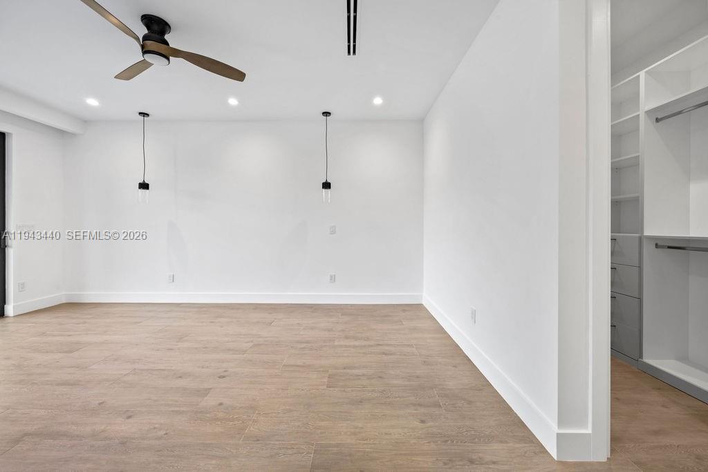 1122 NE 10th Ave Fort Lauderdale, FL 33304