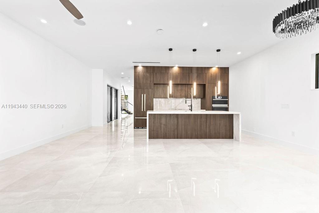 1122 NE 10th Ave Fort Lauderdale, FL 33304