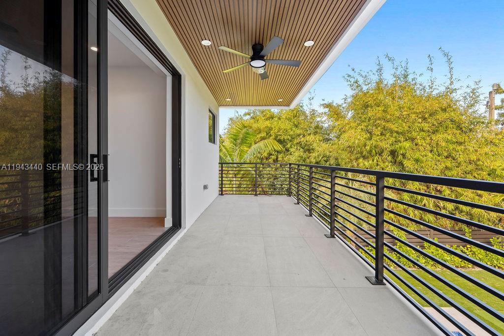 1122 NE 10th Ave Fort Lauderdale, FL 33304