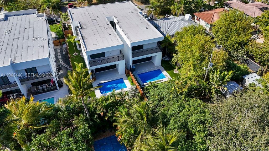 1122 NE 10th Ave Fort Lauderdale, FL 33304