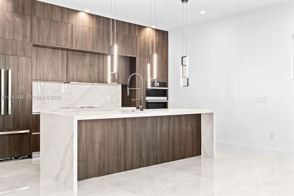 1122 NE 10th Ave Fort Lauderdale, FL 33304