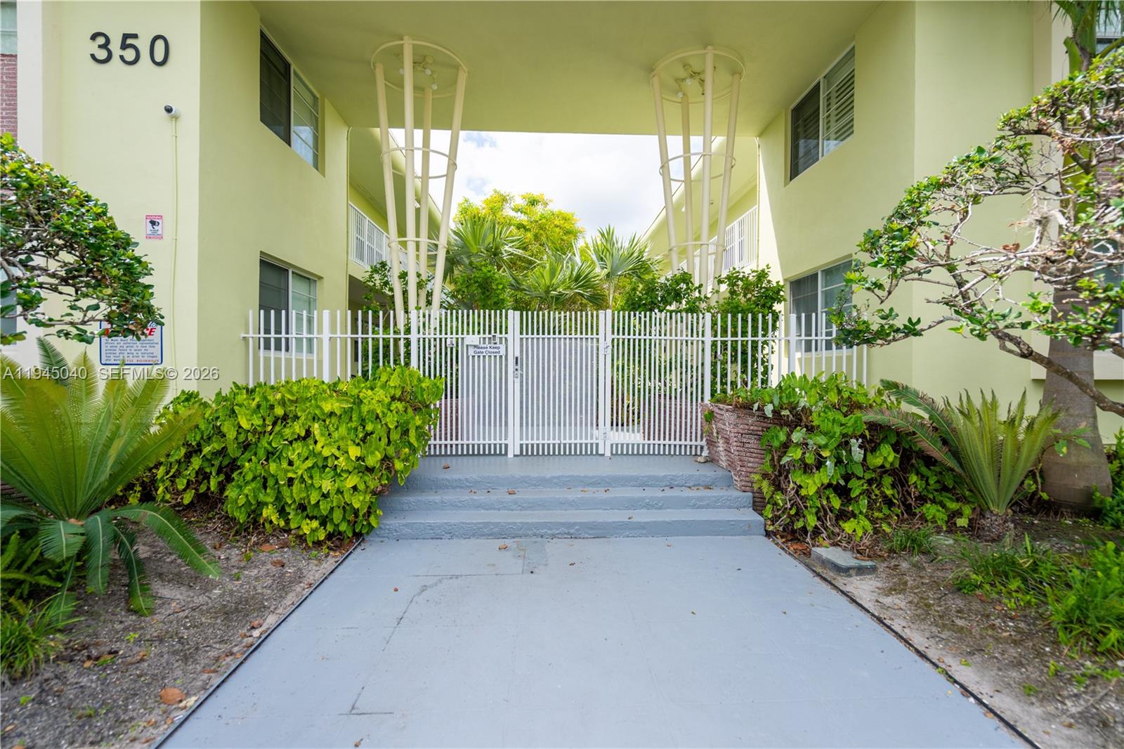 350 S Shore Dr #4 Miami Beach, FL 33141