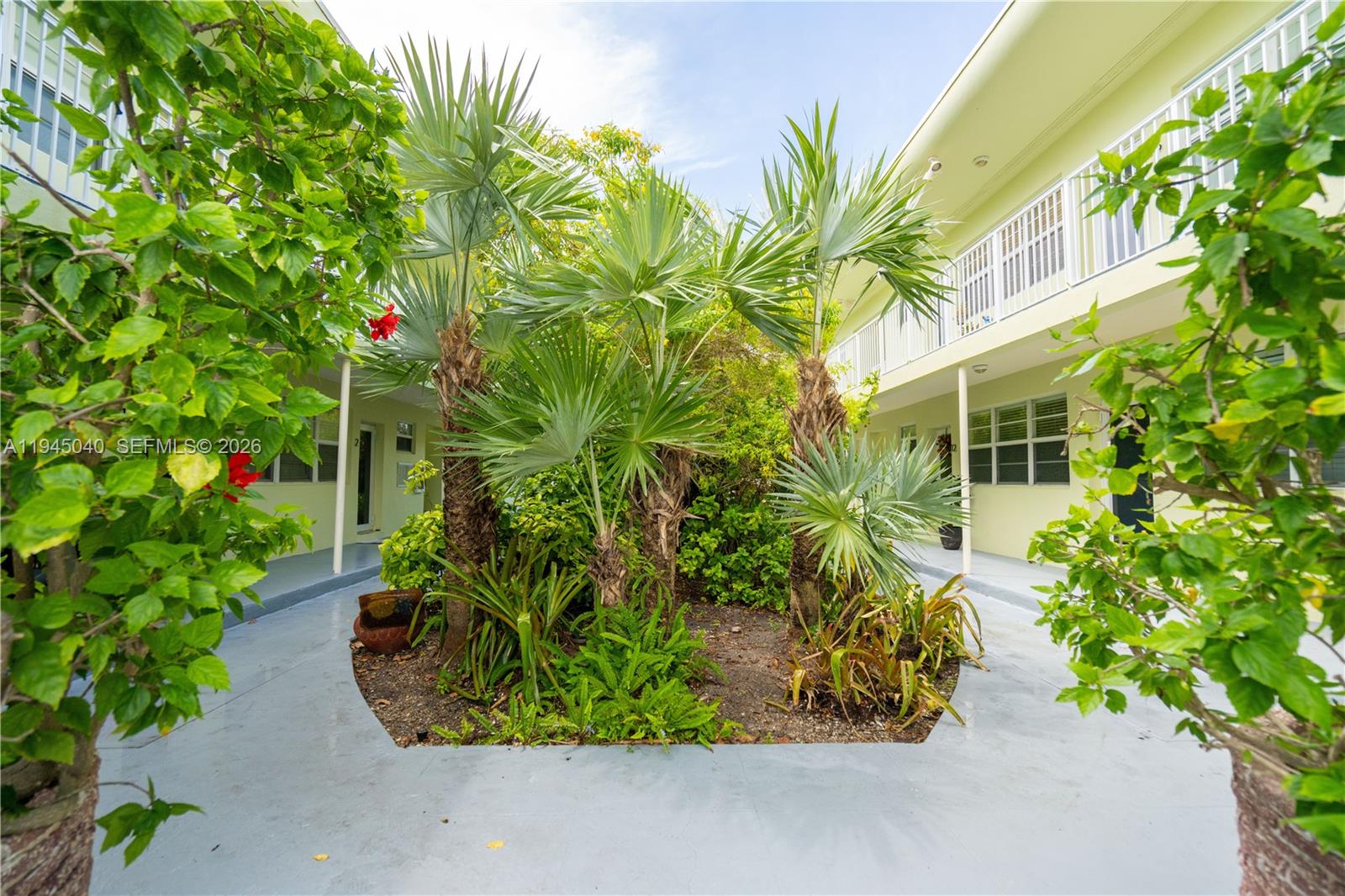 350 S Shore Dr #4 Miami Beach, FL 33141