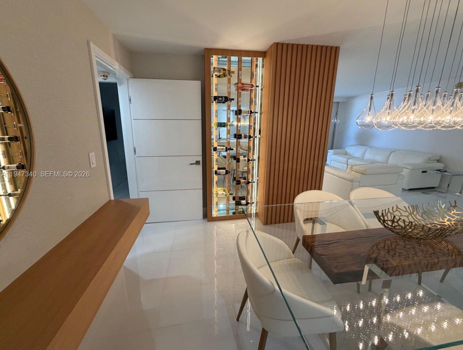 5757 Collins Ave #504