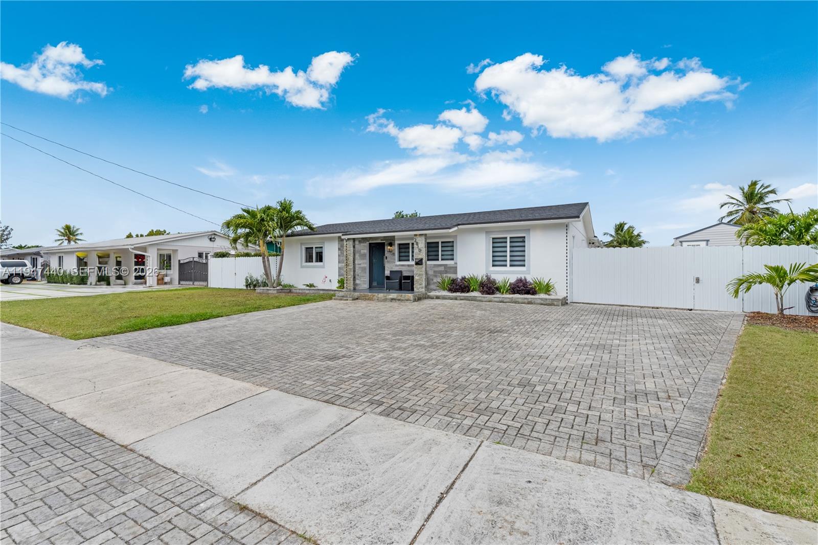 2810 SW 123rd Ct Miami, FL 33175