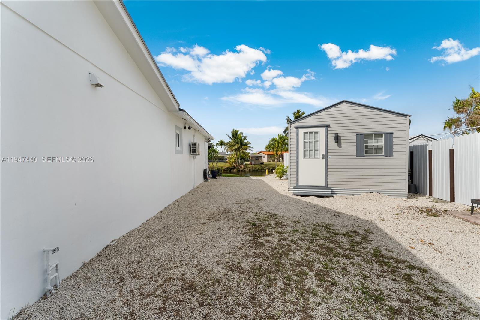 2810 SW 123rd Ct Miami, FL 33175