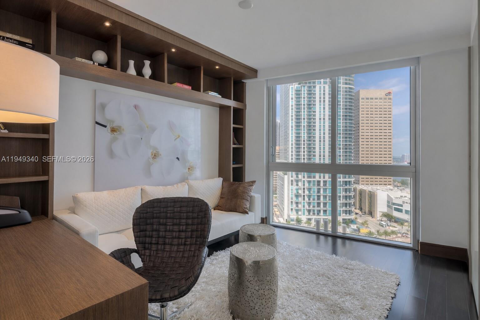 image Icon Brickell15