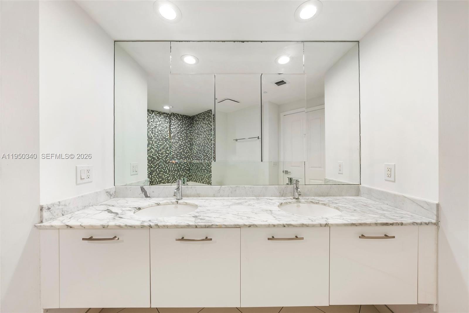 image 500 Brickell East13