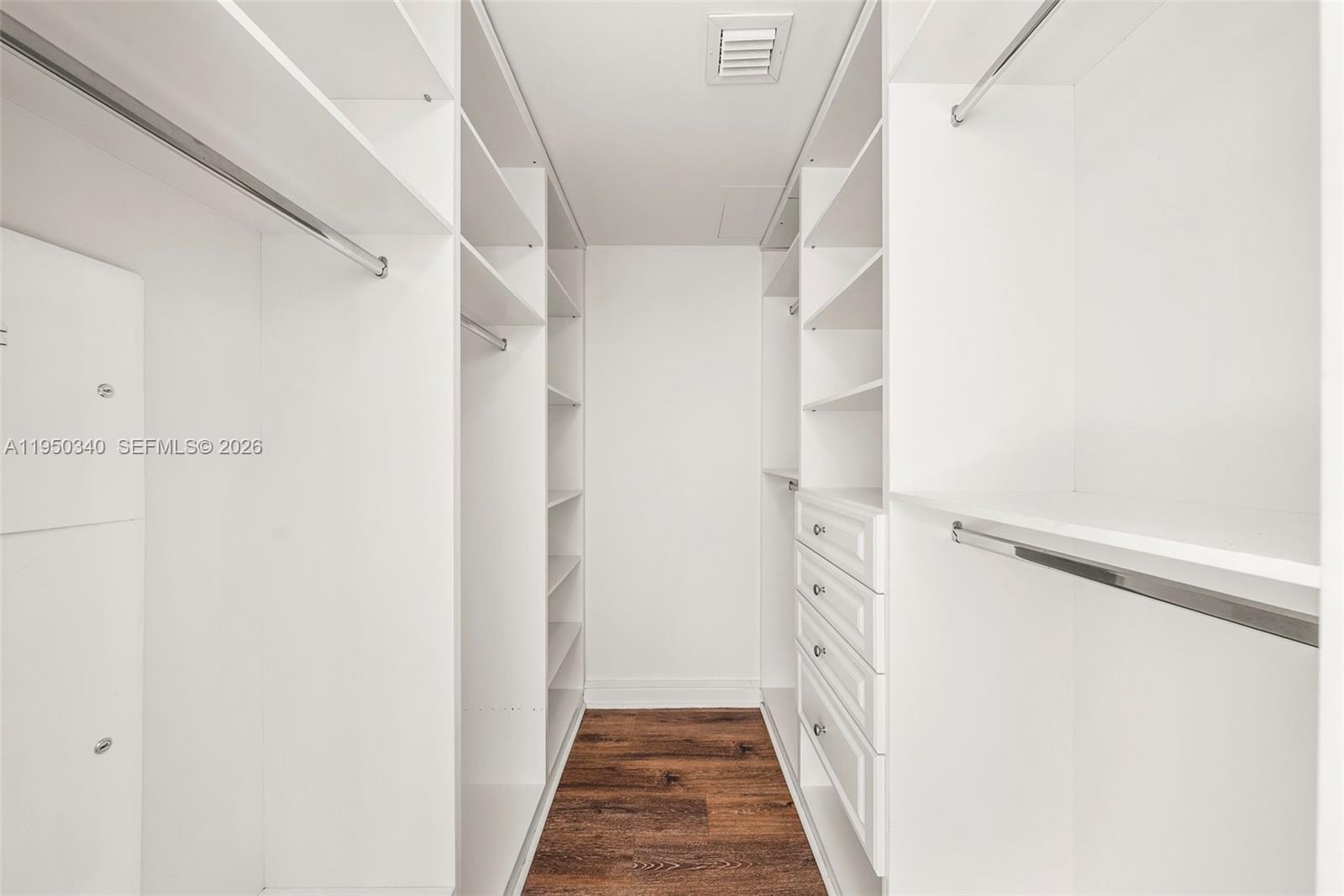 image 500 Brickell East17