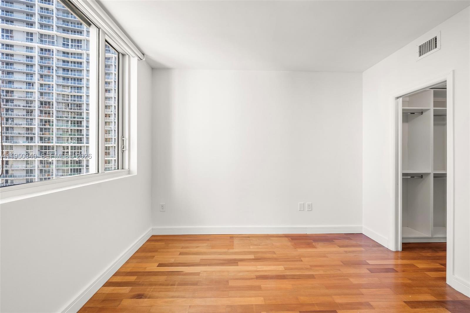 image 500 Brickell East19