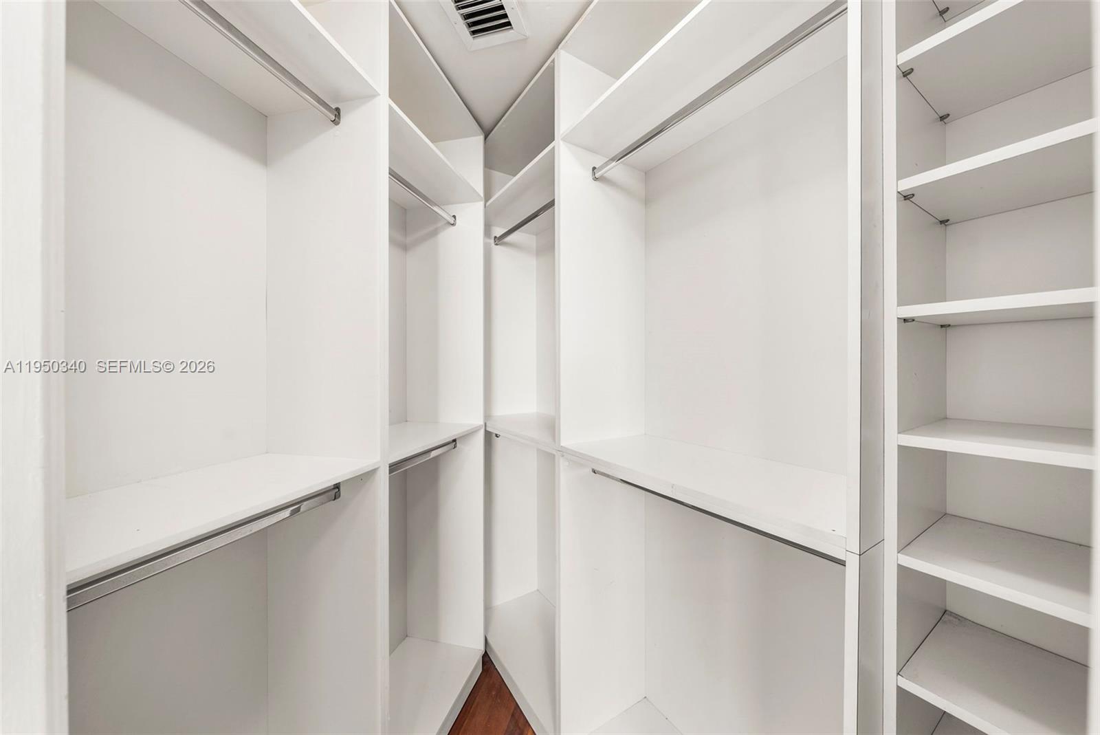 image 500 Brickell East21