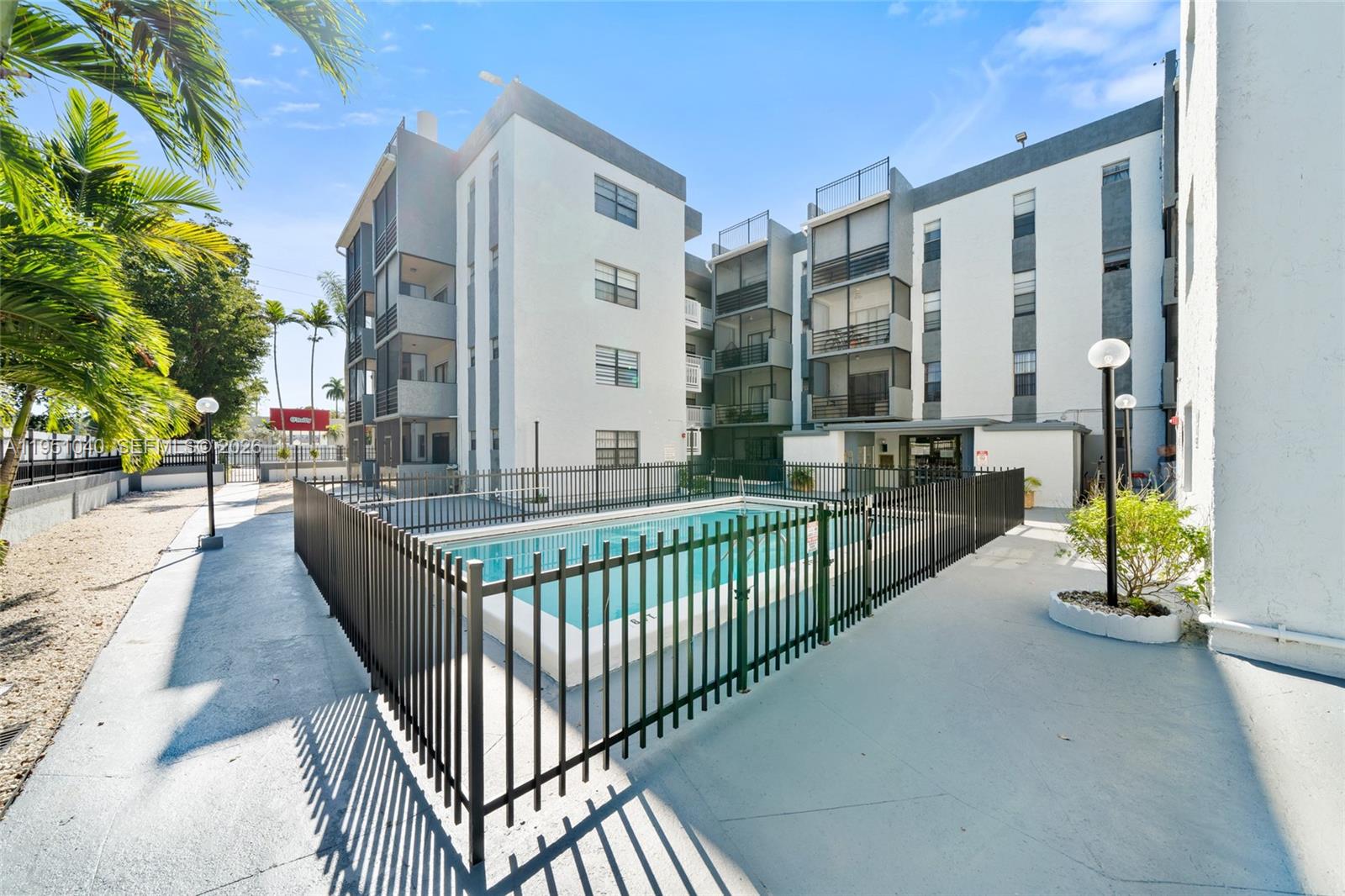 13500 NE 3rd Ct #325