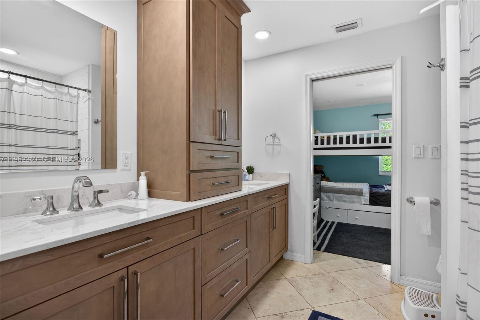 2910 NE 52nd St Fort Lauderdale, FL 33308