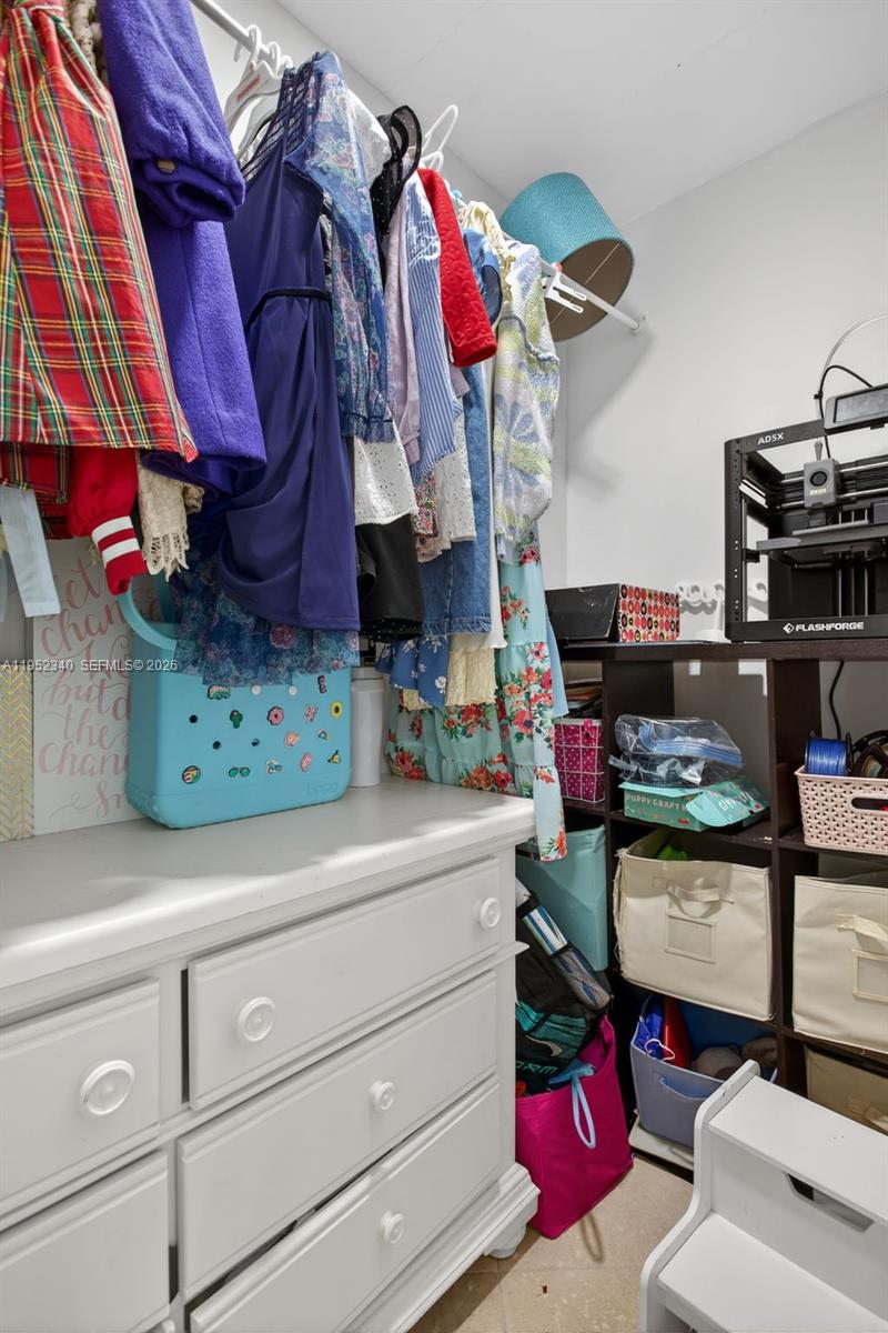 2910 NE 52nd St Fort Lauderdale, FL 33308