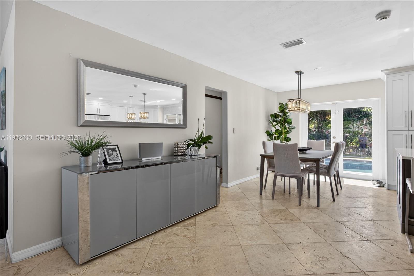 2910 NE 52nd St Fort Lauderdale, FL 33308