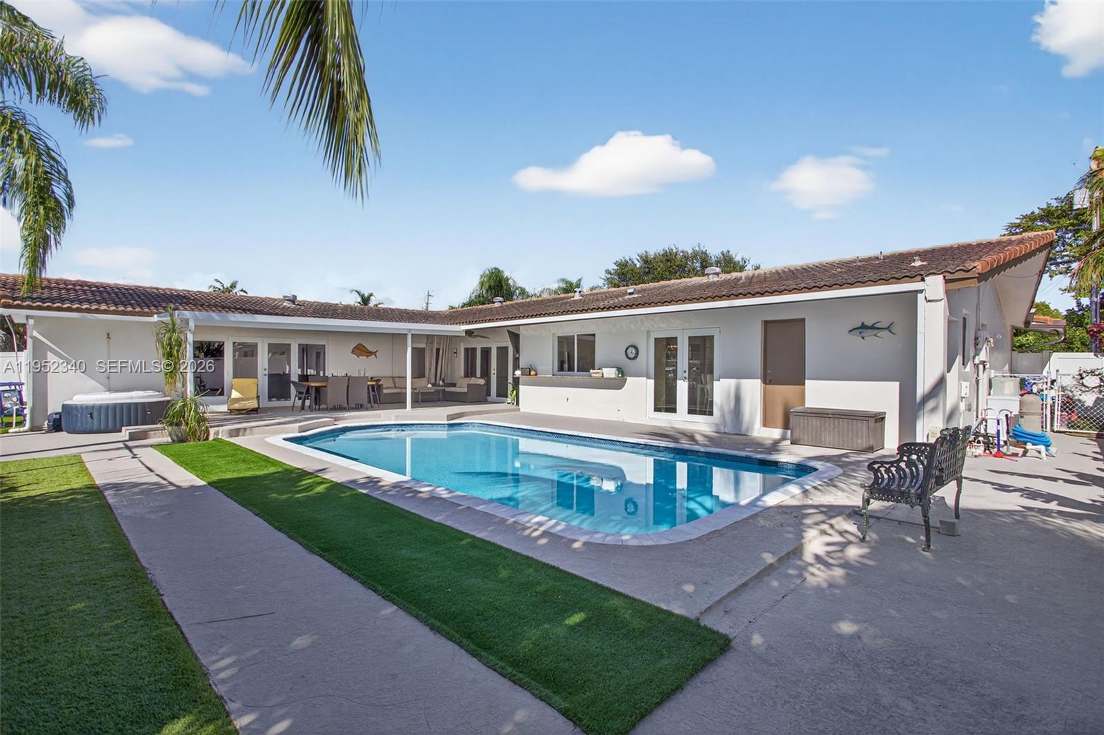 2910 NE 52nd St Fort Lauderdale, FL 33308