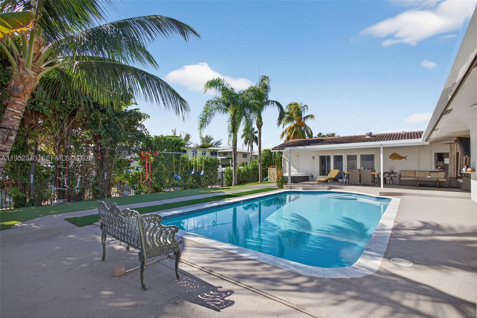 2910 NE 52nd St Fort Lauderdale, FL 33308