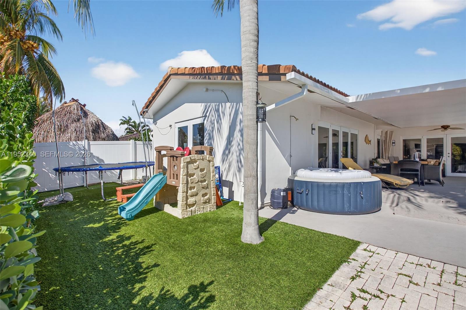 2910 NE 52nd St Fort Lauderdale, FL 33308