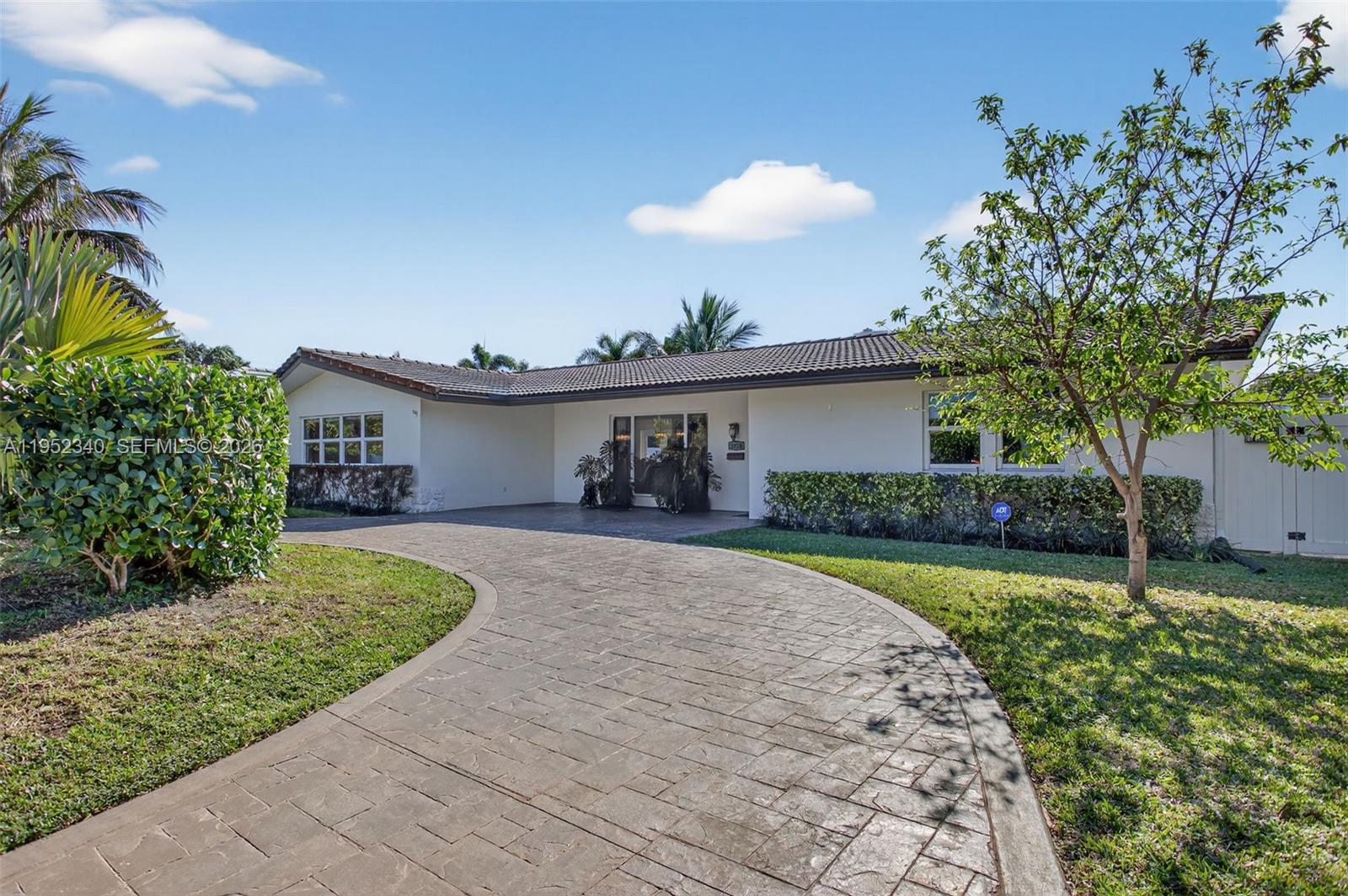 2910 NE 52nd St Fort Lauderdale, FL 33308