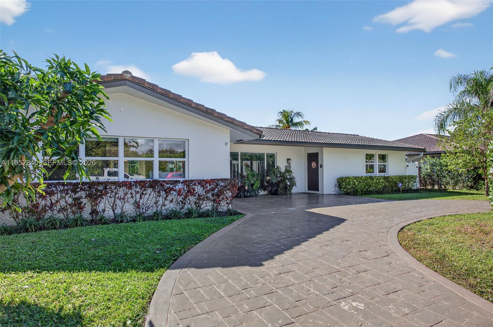 2910 NE 52nd St Fort Lauderdale, FL 33308