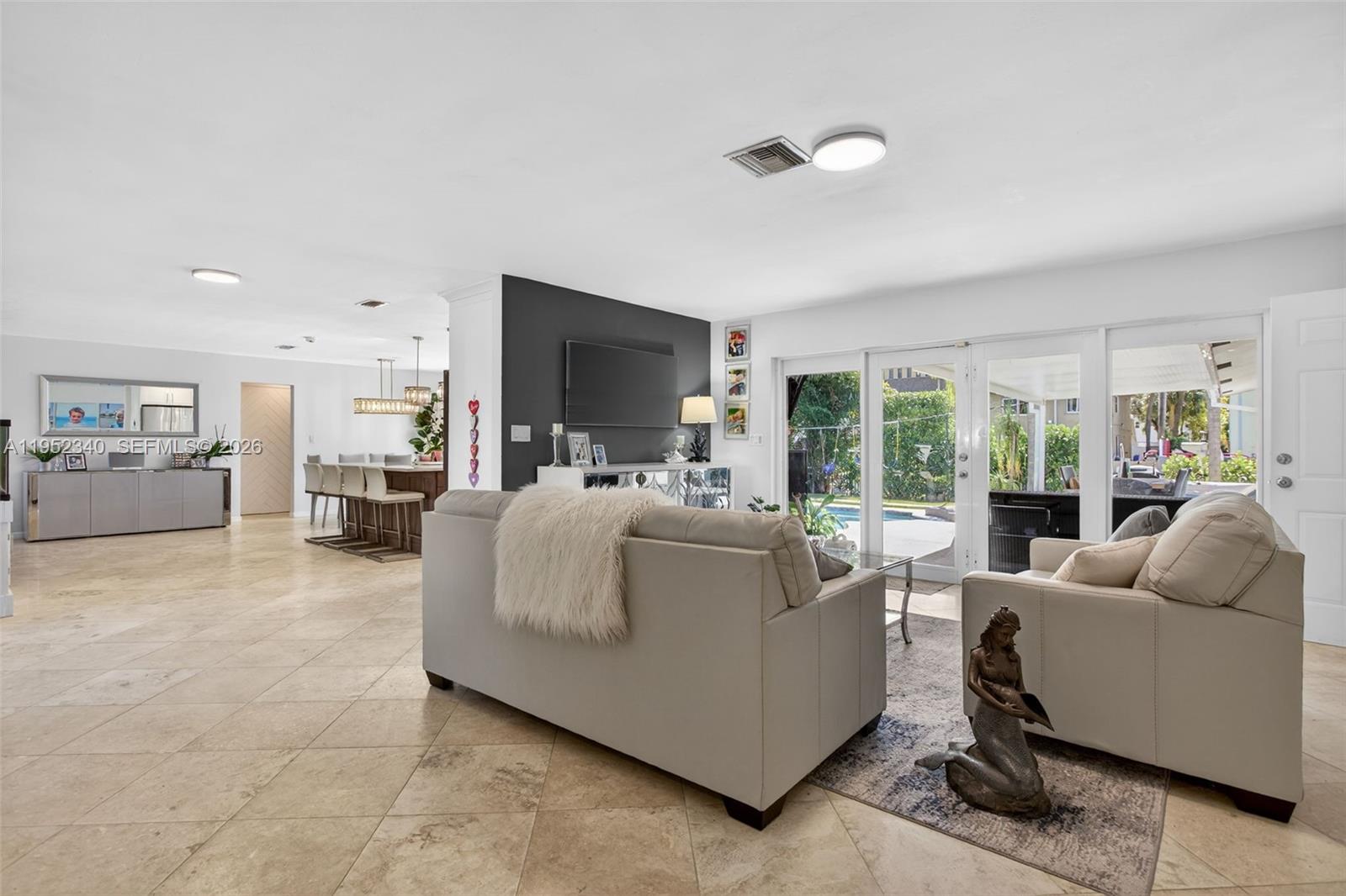 2910 NE 52nd St Fort Lauderdale, FL 33308