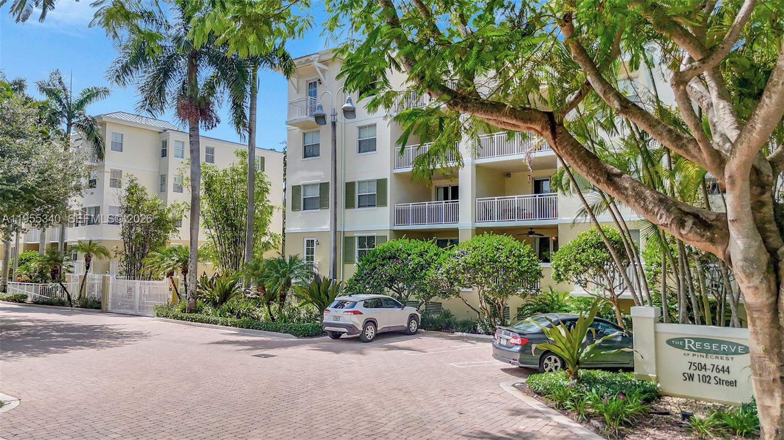 7588 SW 102nd St #203 Pinecrest, FL 33156