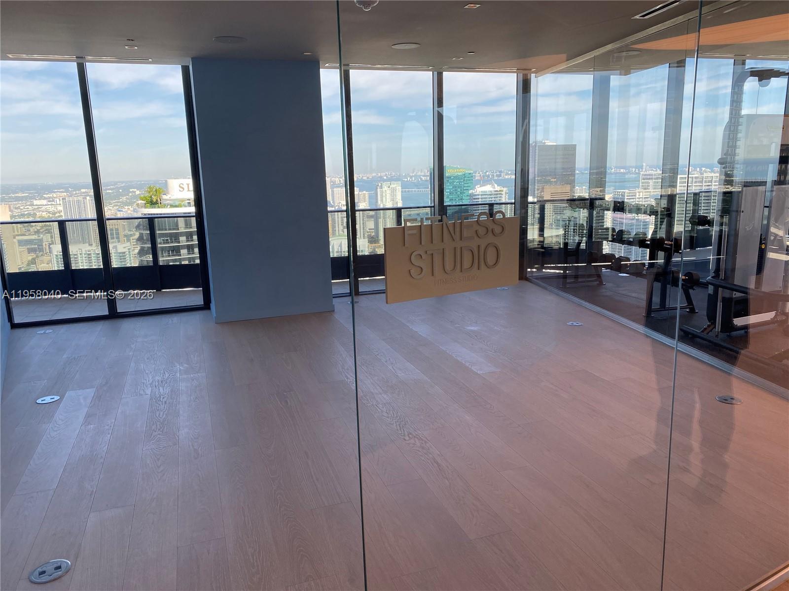 image Brickell Flatiron18