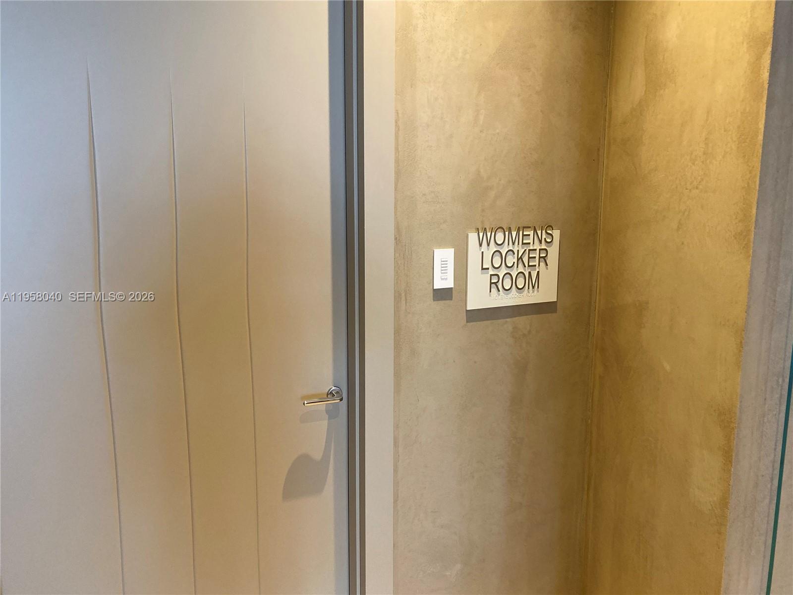 image Brickell Flatiron23