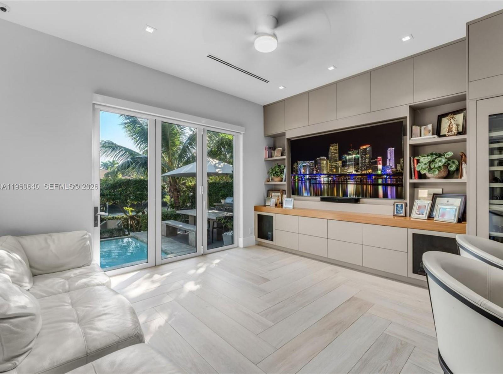 4819 University Dr Coral Gables, FL 33146