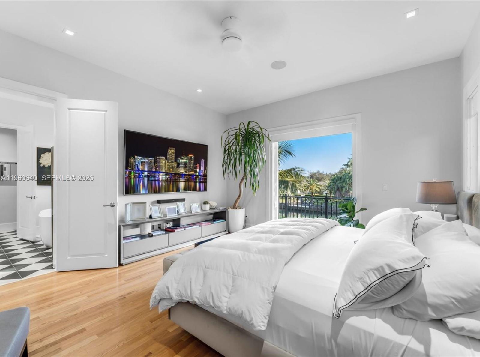 4819 University Dr Coral Gables, FL 33146