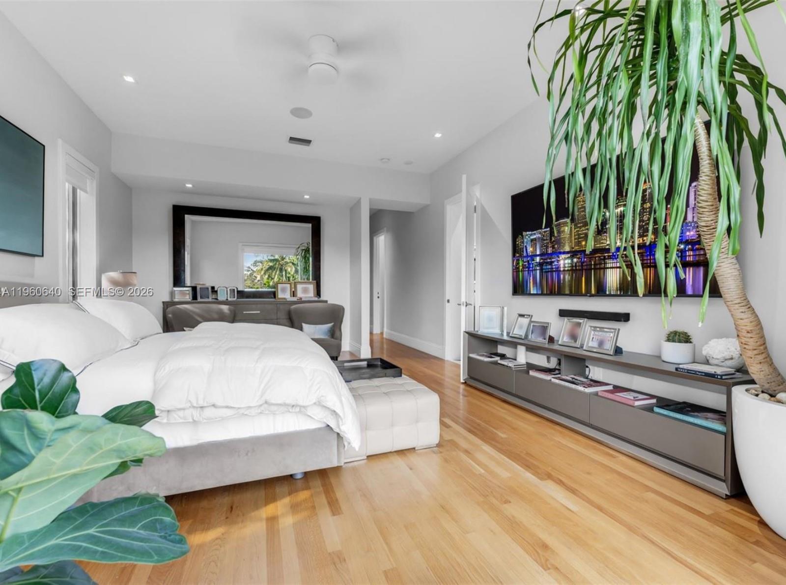 4819 University Dr Coral Gables, FL 33146