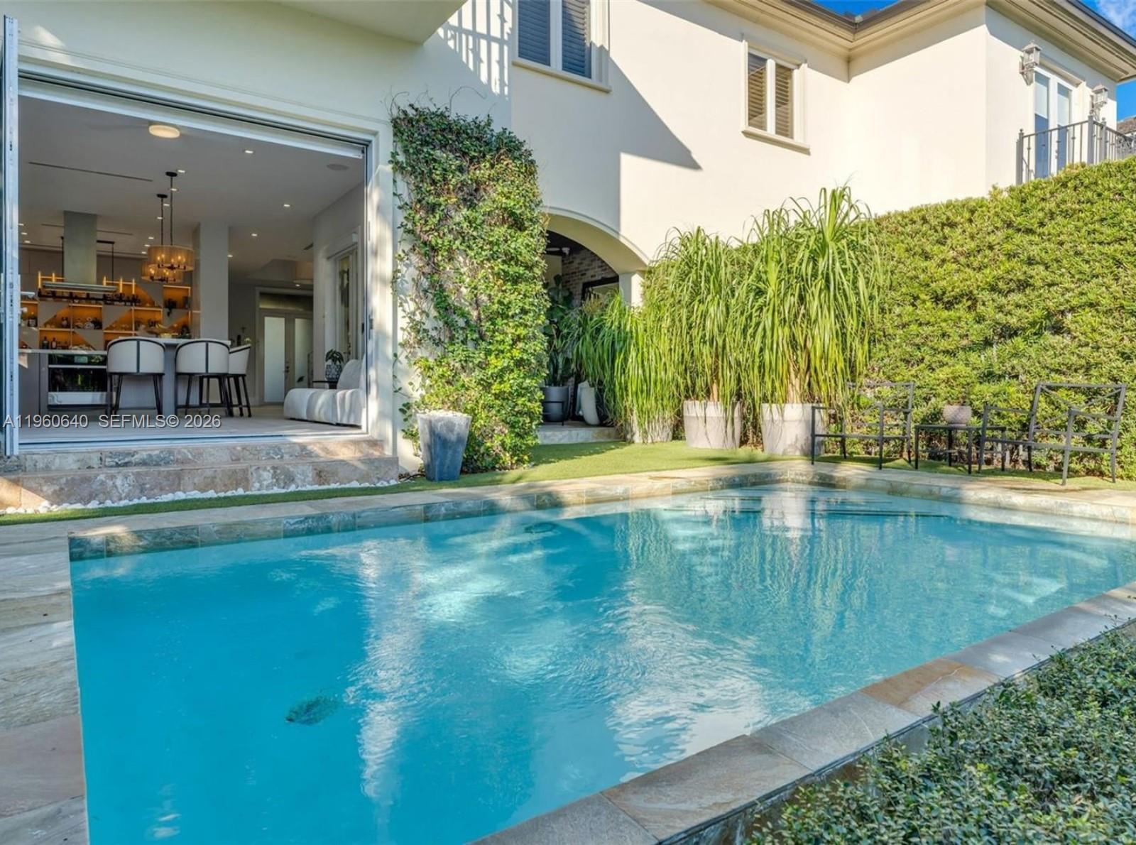 4819 University Dr Coral Gables, FL 33146