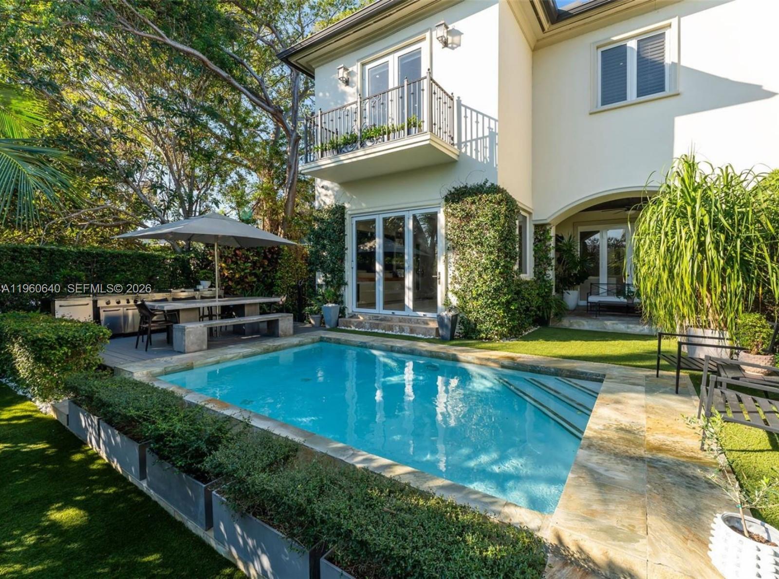 4819 University Dr Coral Gables, FL 33146