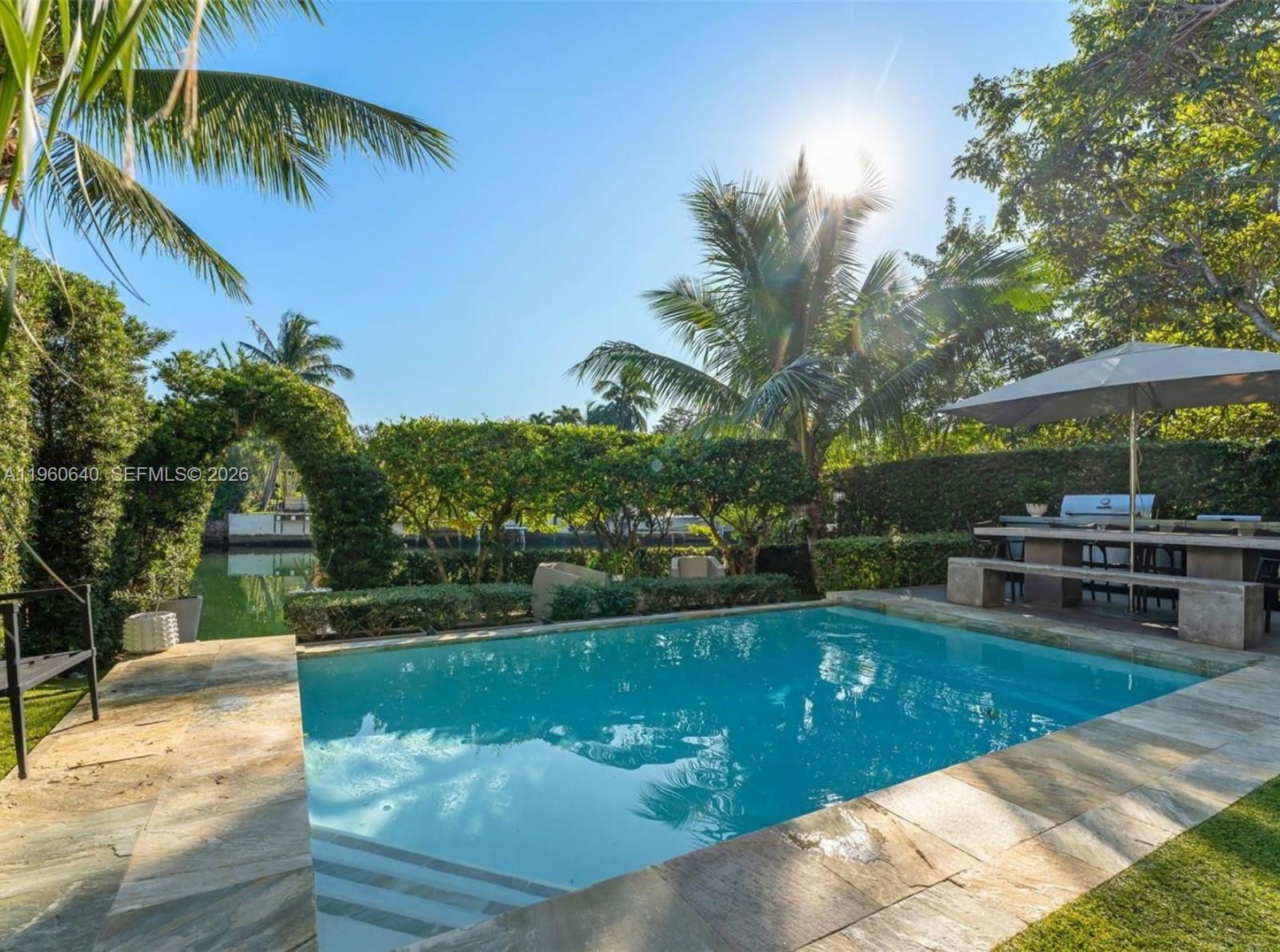 4819 University Dr Coral Gables, FL 33146