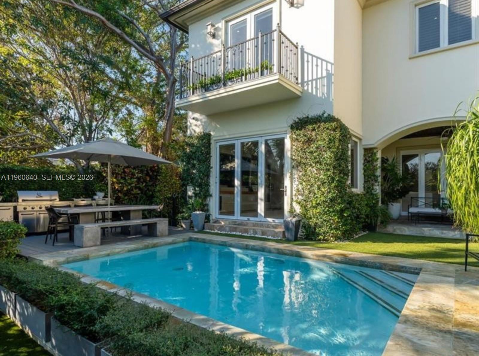 4819 University Dr Coral Gables, FL 33146