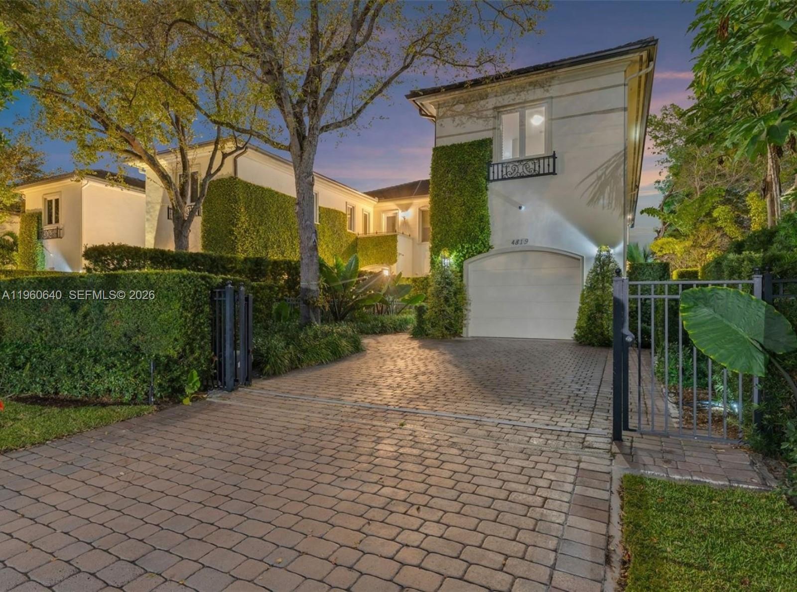 4819 University Dr Coral Gables, FL 33146