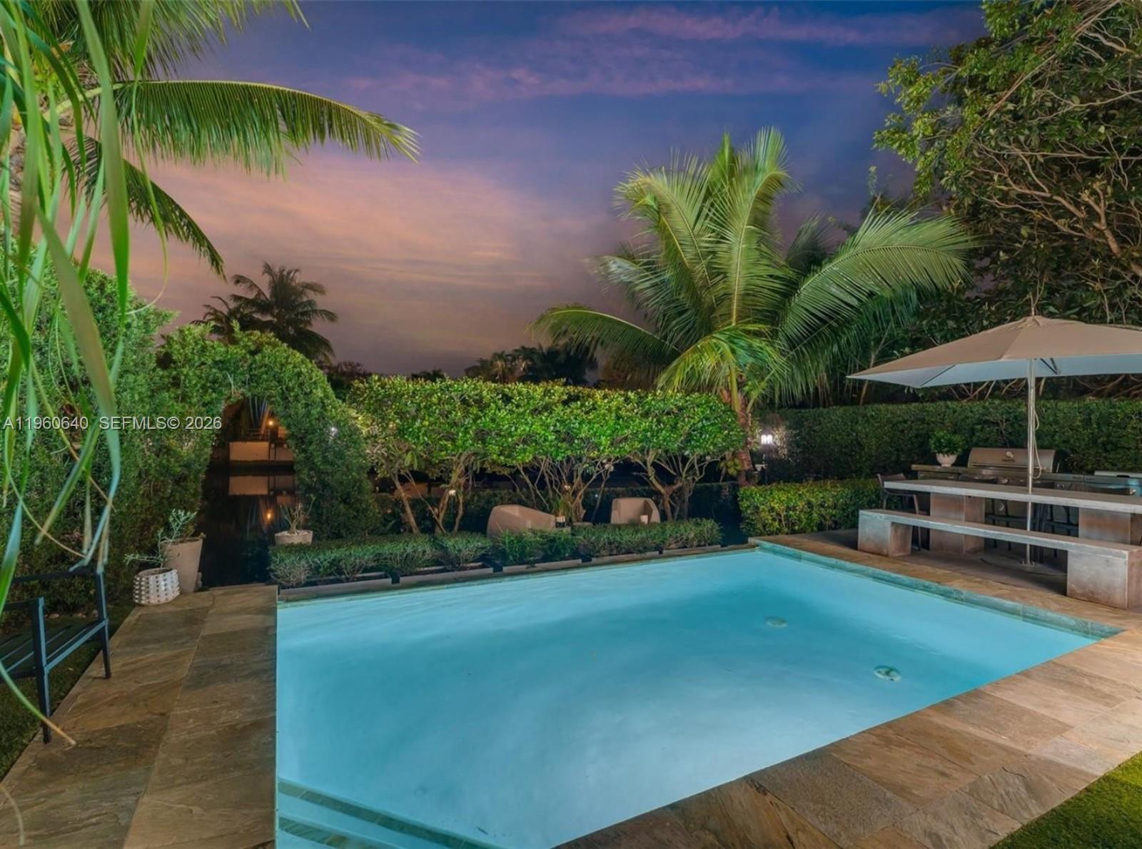 4819 University Dr Coral Gables, FL 33146