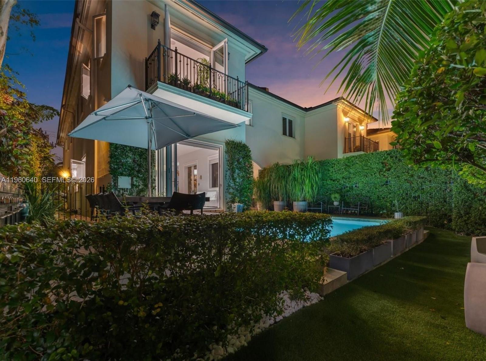 4819 University Dr Coral Gables, FL 33146