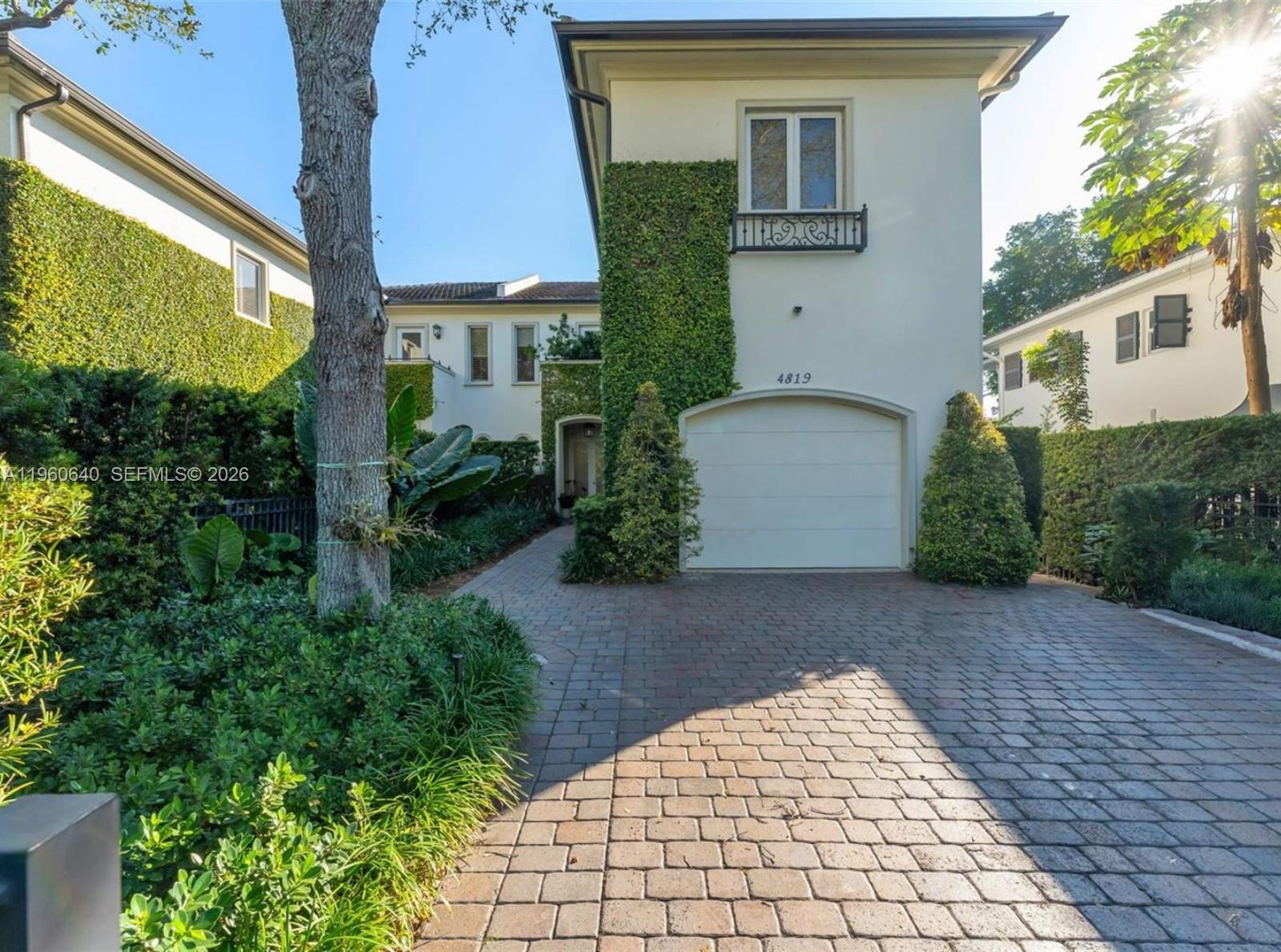 4819 University Dr Coral Gables, FL 33146