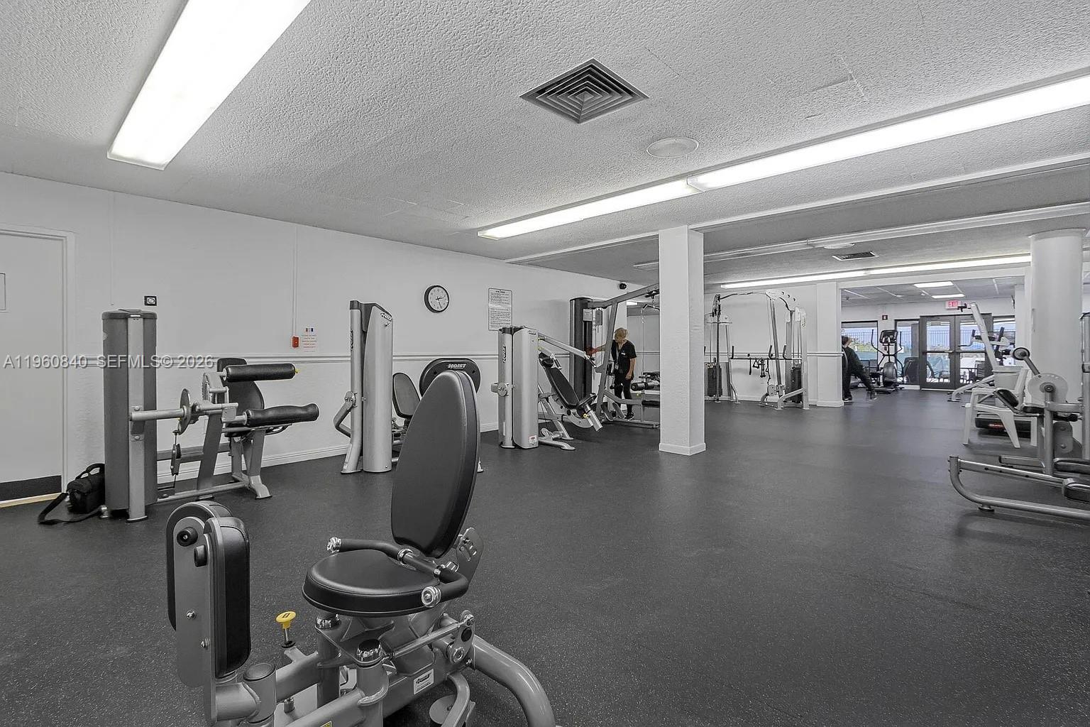 1950 S Ocean Dr #17E Hallandale Beach, FL 33009