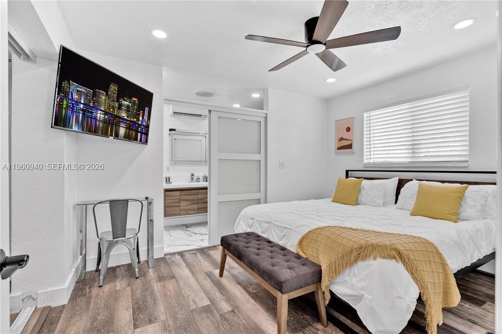 7831 Hope St Hollywood, FL 33024