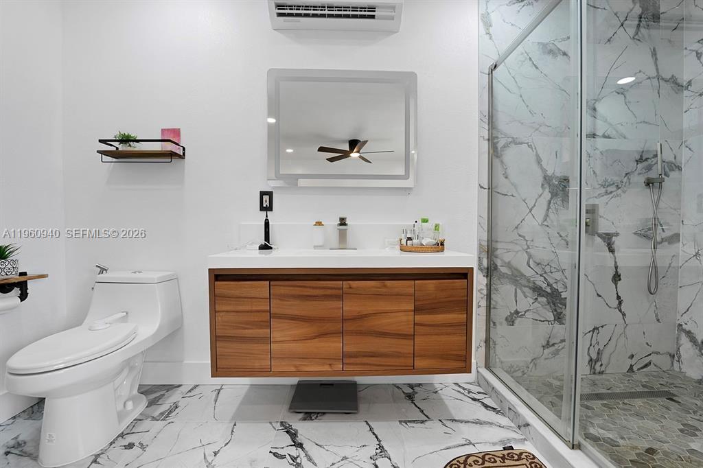 7831 Hope St Hollywood, FL 33024