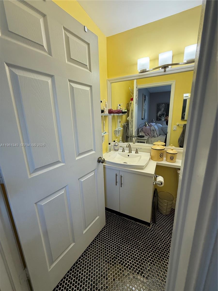 232 Waterside Dr Hypoluxo, FL 33462