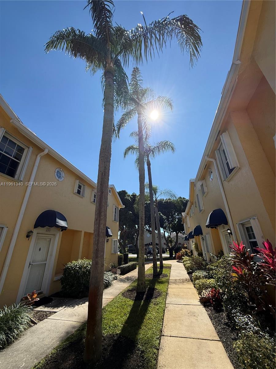 232 Waterside Dr Hypoluxo, FL 33462