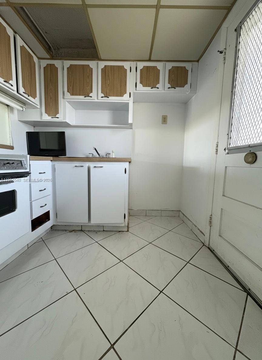 Undisclosed Address Aventura, FL 33160