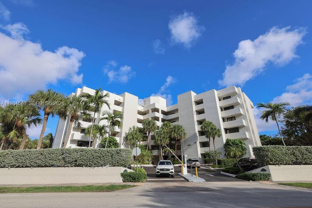 4201 N Ocean Dr #304 Hollywood, FL 33019
